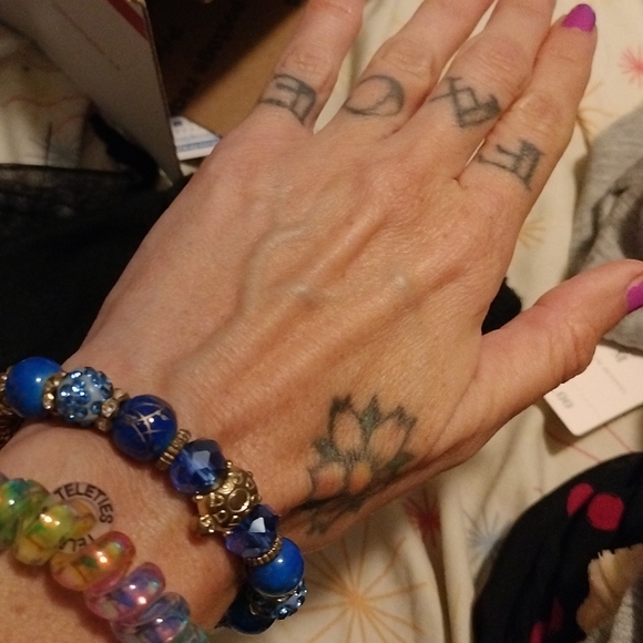 Blue and gold beaded bracelet - Picture 4 of 6